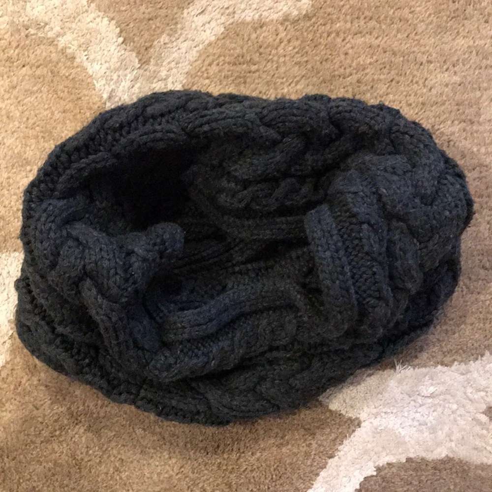 Gap Scarf - Picture 3 of 5